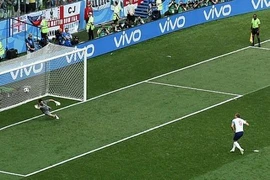 Nghiên cứu thú vị của Stephen Hawking về cú sút penalty