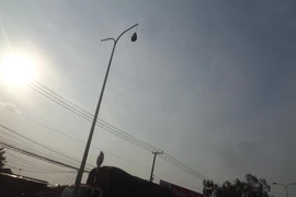 Mối nguy hiểm 'treo' lủng lẳng trên đầu