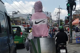 Chở trẻ em như thế này quá nguy hiểm!