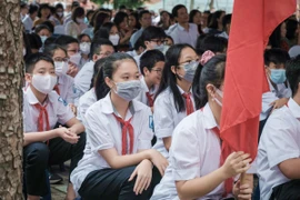 Dừng tuyển sinh lớp 6 trường THPT chuyên