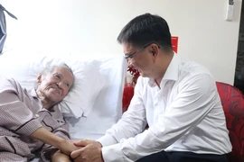 Thăm và tri ân nhạc sĩ Trần Long Ẩn, NSƯT Phi Yến