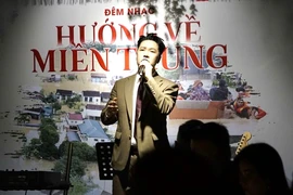 Ca sĩ Lê Hiếu với đêm nhạc thiện nguyện 'Hướng về miền Trung'