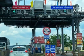 Tài khoản ETC hết tiền có bị phạt khi đi qua làn thu phí tự động không?