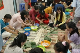 Hoài niệm Tết xưa: Nơi ký ức đong đầy tình thân