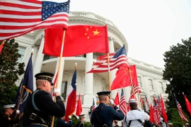 Năm 2020 kết thúc, quan hệ Mỹ-Trung trượt dài