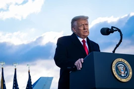 Ông Trump đang gấp rút thuê người bảo vệ trước phiên luận tội
