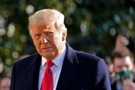 Nghị sĩ Dân chủ trình dự luật cắt lương hưu ông Trump