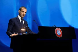 Chủ tịch UEFA phạt nặng 12 CLB nổi loạn