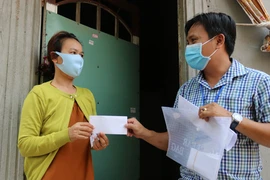 Người dân TP.HCM nhận gói hỗ trợ 886 tỉ đồng như thế nào?