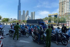 TP.HCM: người dân ra đường nhiều hơn do nới lỏng?
