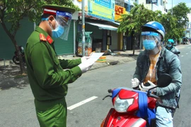 TP.HCM: Đổi mẫu giấy đi đường từ 0 giờ ngày 25- 8