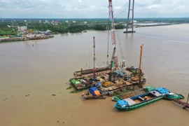 Cầu Mỹ Thuận 2 trước nguy cơ chậm giải ngân 112 tỉ đồng