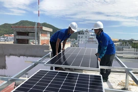 Phá thế độc quyền, khuyến khích tư nhân