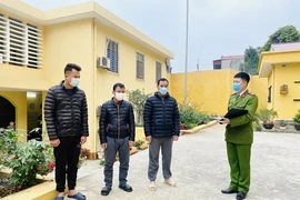 Phải trị thật nặng những kẻ 'làm luật' ở cửa khẩu Lạng Sơn!