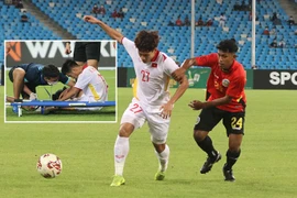 Đưa cả thủ môn vào đá, U-23 Việt Nam quả cảm vào chung kết