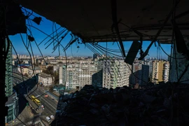 Chiến tranh Nga - Ukraine: Nga thêm bước quân sự mới, ngoại giao dùng dằng 