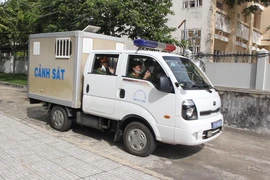 Tòa bất ngờ quay lại phần xét hỏi vụ chở thuê xe máy cũ bị tội