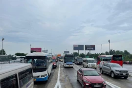 Giải quyết nhiều bất cập trước ngày buộc thu phí không dừng