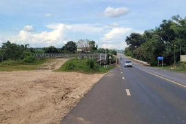 Vì sao cây cầu nối Đắk Lắk - Gia Lai dở dang?