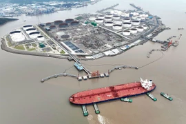 OPEC+ giảm sản lượng, giá dầu vẫn sẽ khó tăng 