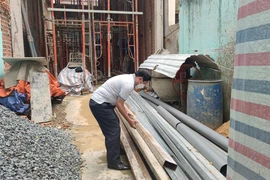Dân gặp khó vì quận cấp giấy phép rồi lại thu hồi