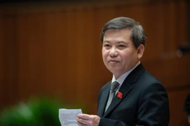 Đề nghị giảm phạt tù, tăng phạt tiền 