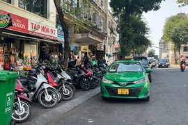 TP.HCM thu phí vỉa hè, lòng đường: Cần hợp lý