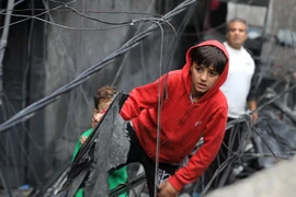 Israel đánh mạnh bệnh viện Gaza, ném bom nhà chỉ huy Hamas