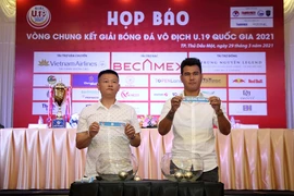 Hai tiền đạo của Việt Nam tại SEA Games 22-2003 Phạm Văn Quyến và Phan Thanh Bình nay hội ngộ nhau trong vai trò HLV.