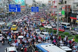 Ùn tắc giao thông tại ngã tư Hàng Xanh khá phổ biến.