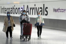 Hành khách tại sân bay Heathrow ở thủ đô London, Anh hồi tháng 12-2022.