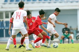 Chiến thắng đậm 4-1 trước Lào nhưng HLV Hoàng Anh Tuấn vẫn nhắc các học trò cần phải hoàn thiện hơn trong trận gặp Philippines.