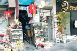 Dân quanh Hồ Gươm kiến nghị chỉ mở phố đi bộ buổi tối