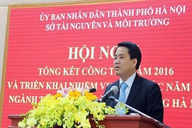 Chủ tịch Hà Nội: Cán bộ phải biết nở nụ cười với dân