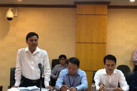 Nguồn nước cho dân phía Tây Hà Nội dùng bị đổ trộm dầu thải