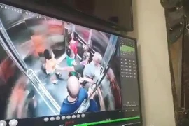 Chủ tịch Hà Nội chỉ đạo làm rõ 2 vụ dâm ô bé trai ở thang máy