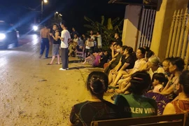 Trạm xử lý nước thải dừng hoạt động, dân chặn bãi rác Nam Sơn