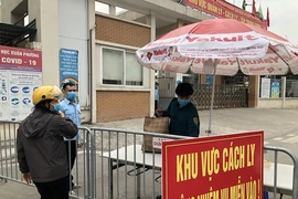 Trường tiểu học Xuân Phương, nơi nhiều học sinh phải cách ly tập trung để ngăn ngừa dịch COVID-19. Ảnh: TP