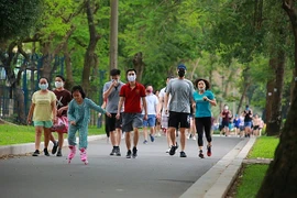 Từ ngày mai, Hà Nội mở lại sân golf, thể thao ngoài trời