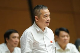 ĐBQH Nguyễn Lân Hiếu đề nghị cấm bán sách tham khảo trong nhà trường