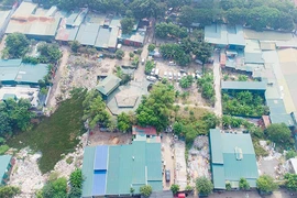 Đầm Bông bị san lấp, lấn chiếm