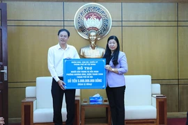 Đoàn công tác của TPHCM thăm hỏi, động viên các nạn nhân vụ cháy chung cư mini ở Hà Nội