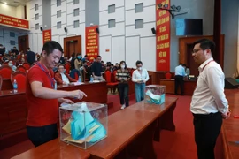  Xem xét đơn xin rút lại tiền cọc vụ đấu giá đất hơn 4 tỉ đồng/m2
