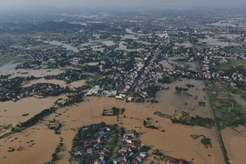 Lũ đe dọa ngoại thành Hà Nội, gây sạt lở tuyến đường sắt Hà Nội - Thái Nguyên