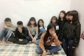 Chủ nhà nghỉ và người quay clip '9 thiếu niên' đều vi phạm pháp luật