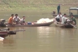 Lật thuyền giữa đêm, 3 cô gái chết đuối thương tâm