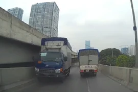 Công an vào cuộc vụ xe tải “ngông nghênh” chạy ngược chiều