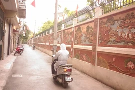 'Con đường gốm sứ' thứ hai tuyệt đẹp tại Hà Nội