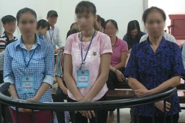 Mẹ chồng ngồi tù, hai con dâu án treo vì làm nhục hàng xóm