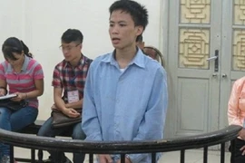 Đổ thuốc độc vào bể nước để trả thù 'tình địch'